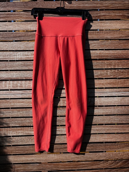 ALO Yoga Pants - Alo airlift  High-Waist Leggings coral